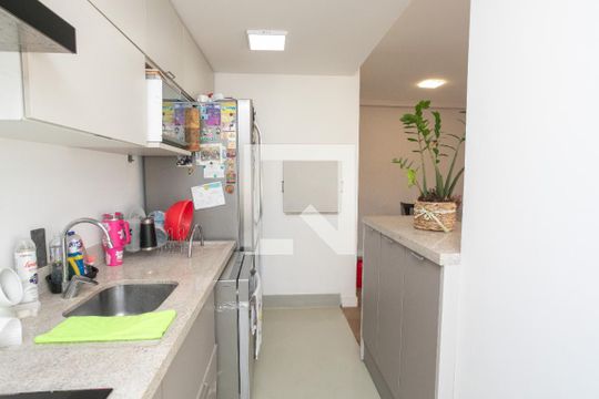 Cozinha de apartamento à venda com 3 quartos, 67m² em São Sebastião, Porto Alegre