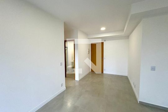 Sala de apartamento para alugar com 2 quartos, 68m² em Recanto Quarto Centenario, Jundiaí