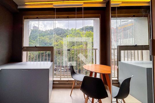 Varanda de kitnet/studio à venda com 1 quarto, 23m² em Pinheiros, São Paulo