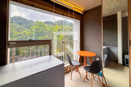 Varanda de kitnet/studio à venda com 1 quarto, 23m² em Pinheiros, São Paulo