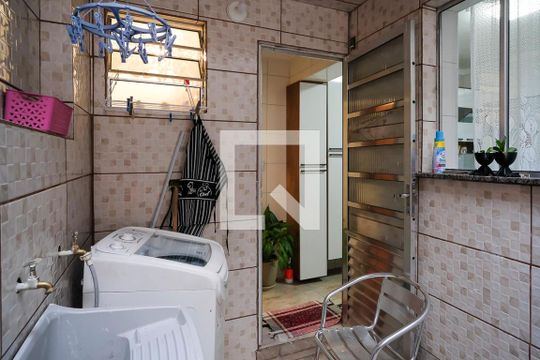 Área de serviço de casa à venda com 2 quartos, 65m² em Nova Gerti, São Caetano do Sul