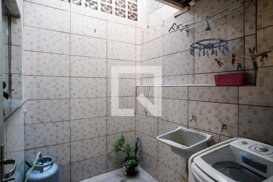 Área de serviço de casa à venda com 2 quartos, 65m² em Nova Gerti, São Caetano do Sul