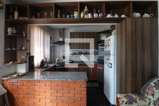 Cozinha de casa à venda com 2 quartos, 165m² em Marechal Rondon, Canoas