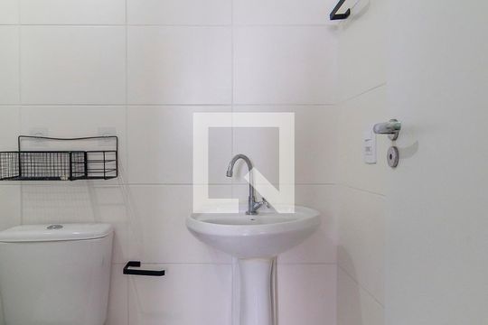 Suíte - Banheiro de apartamento para alugar com 1 quarto, 29m² em Jardim Mirante, São Paulo