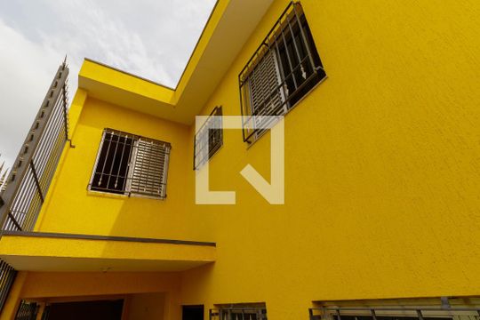 Quintal de casa à venda com 4 quartos, 166m² em Vila Elze, São Paulo