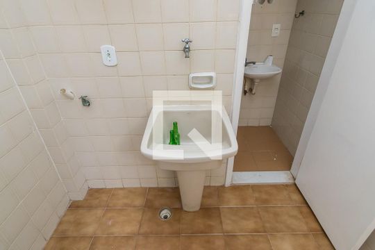 Área de Serviço de apartamento para alugar com 3 quartos, 83m² em Olaria, Rio de Janeiro