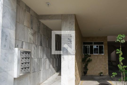 Área comum - Hall da entrada de apartamento para alugar com 3 quartos, 83m² em Olaria, Rio de Janeiro