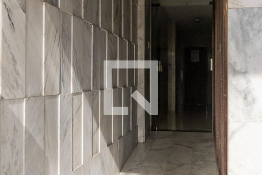 Área comum - Hall da entrada de apartamento para alugar com 3 quartos, 83m² em Olaria, Rio de Janeiro