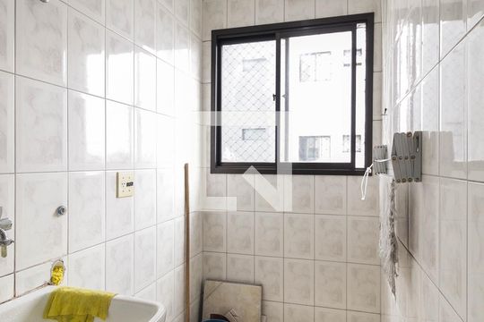Área de Serviço de apartamento à venda com 2 quartos, 49m² em Vila Carmosina, São Paulo
