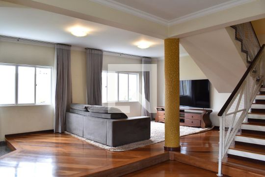 Casa para alugar com 4 quartos, 400m² em Jardim das Américas, Curitiba
