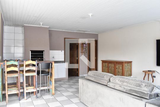 Edícula com Churrasqueira de casa para alugar com 4 quartos, 400m² em Jardim das Américas, Curitiba