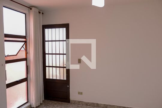 Sala de apartamento para alugar com 2 quartos, 64m² em Aliança, Osasco