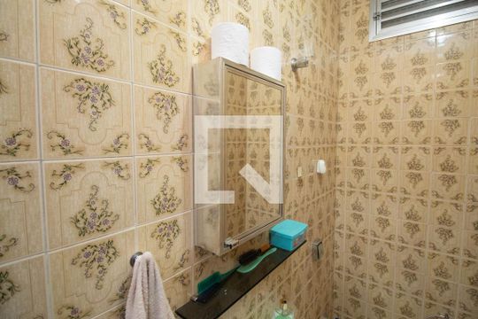 Banheiro 2 de casa à venda com 3 quartos, 141m² em Vila Nelson, São Paulo
