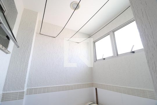 Área de Serviço de apartamento para alugar com 3 quartos, 73m² em Chácaras Tubalina E Quartel, Uberlândia
