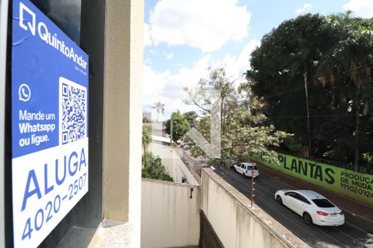 Plaquinha de apartamento para alugar com 3 quartos, 73m² em Chácaras Tubalina E Quartel, Uberlândia
