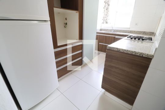 Cozinha de apartamento para alugar com 3 quartos, 73m² em Chácaras Tubalina E Quartel, Uberlândia