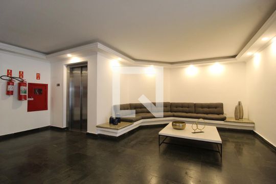 Hall Social de apartamento à venda com 2 quartos, 80m² em Vila Olímpia, São Paulo
