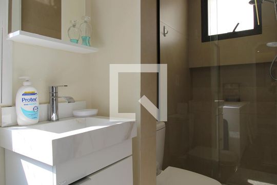 Banheiro da Suíte de apartamento à venda com 2 quartos, 80m² em Vila Olímpia, São Paulo
