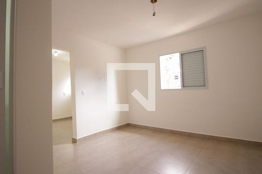 Quarto de apartamento para alugar com 1 quarto, 35m² em Parque Luis Mucciolo, São Paulo