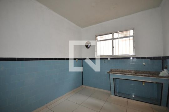 Cozinha de apartamento para alugar com 2 quartos, 90m² em Cascadura, Rio de Janeiro