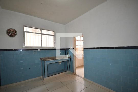 Cozinha de apartamento para alugar com 2 quartos, 90m² em Cascadura, Rio de Janeiro