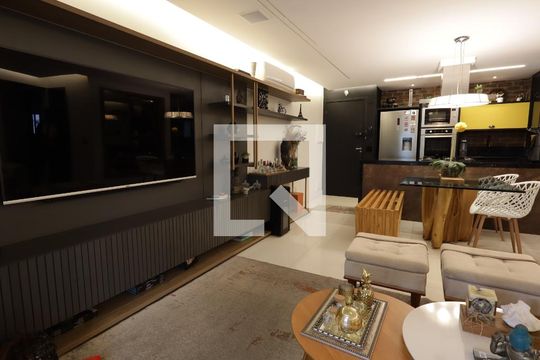 Sala de apartamento à venda com 2 quartos, 70m² em Vila Suzana, São Paulo