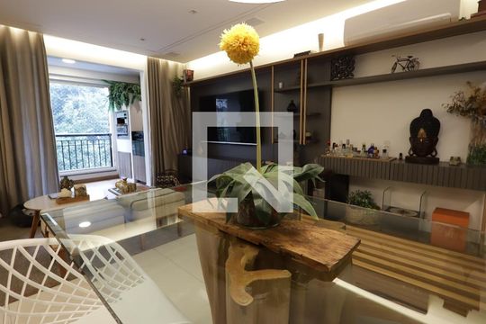 Sala de apartamento à venda com 2 quartos, 70m² em Vila Suzana, São Paulo