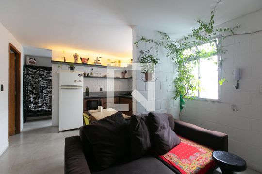 Sala de apartamento à venda com 2 quartos, 40m² em Conjunto Residencial José Bonifácio, São Paulo