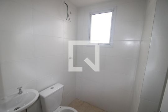 Banheiro de apartamento à venda com 2 quartos, 55m² em Vila Pita, São Paulo