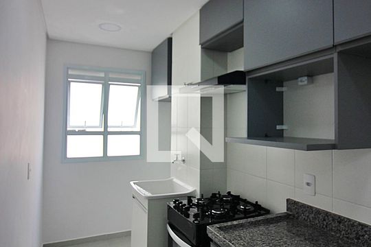 Cozinha e Área de Serviço de apartamento para alugar com 2 quartos, 56m² em Baeta Neves, São Bernardo do Campo