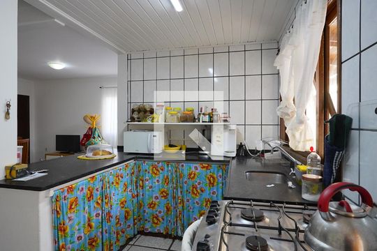 Cozinha de casa para alugar com 4 quartos, 210m² em Rio Tavares, Florianópolis