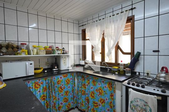 Cozinha de casa para alugar com 4 quartos, 210m² em Rio Tavares, Florianópolis