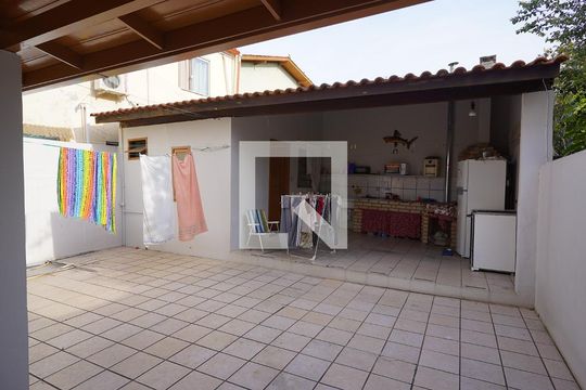 Quintal de casa para alugar com 4 quartos, 210m² em Rio Tavares, Florianópolis