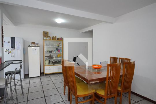 Casa para alugar com 4 quartos, 210m² em Rio Tavares, Florianópolis