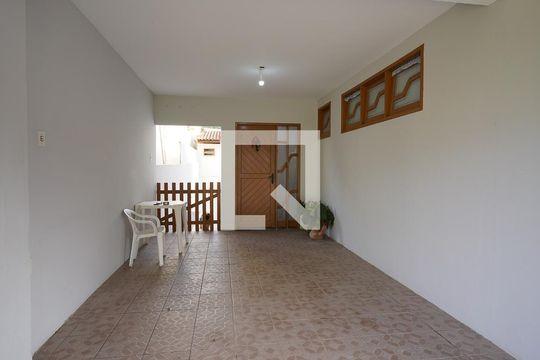 Garagem de casa para alugar com 4 quartos, 210m² em Rio Tavares, Florianópolis