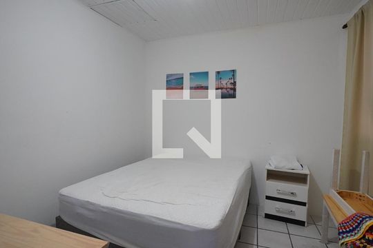 Edícula de casa para alugar com 4 quartos, 210m² em Rio Tavares, Florianópolis