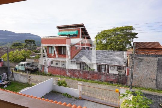  Vista do  Quarto 1 de casa para alugar com 4 quartos, 210m² em Rio Tavares, Florianópolis