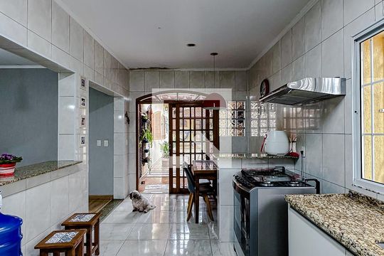 Cozinha de casa à venda com 3 quartos, 290m² em Vila Libanesa, São Paulo