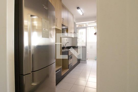 Cozinha de apartamento para alugar com 3 quartos, 78m² em Parque Independencia, São Paulo