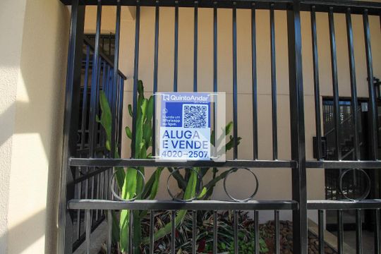 Fachada e Placa de apartamento para alugar com 3 quartos, 78m² em Parque Independencia, São Paulo