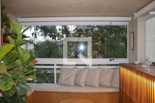 Varanda de apartamento para alugar com 2 quartos, 79m² em Alto de Pinheiros, São Paulo