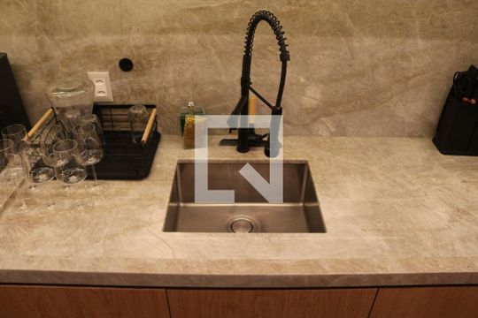 Sala/Cozinha de apartamento para alugar com 2 quartos, 79m² em Alto de Pinheiros, São Paulo