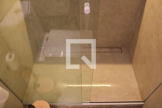 Banheiro de apartamento para alugar com 2 quartos, 79m² em Alto de Pinheiros, São Paulo