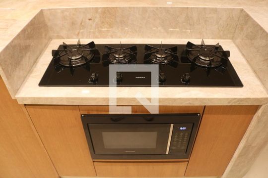 Sala/Cozinha de apartamento para alugar com 2 quartos, 79m² em Alto de Pinheiros, São Paulo