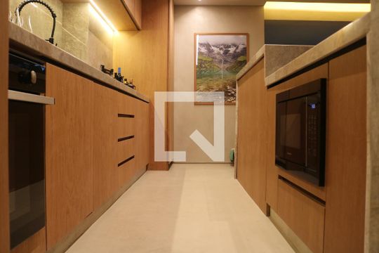 Sala/Cozinha de apartamento para alugar com 2 quartos, 79m² em Alto de Pinheiros, São Paulo