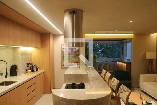 Sala/Cozinha de apartamento para alugar com 2 quartos, 79m² em Alto de Pinheiros, São Paulo