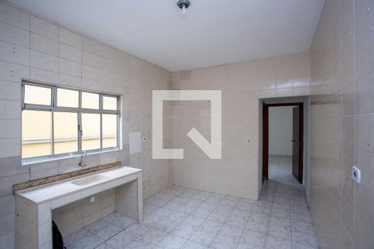 Cozinha de casa para alugar com 1 quarto, 47m² em Taboão, Diadema