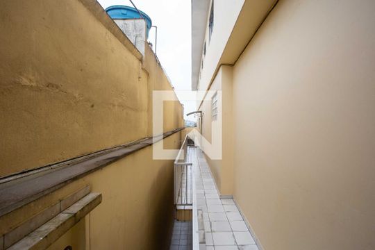 Área comum de casa para alugar com 1 quarto, 47m² em Taboão, Diadema