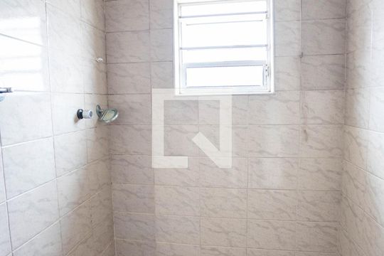 Banheiro de casa para alugar com 1 quarto, 40m² em Taboão, Diadema