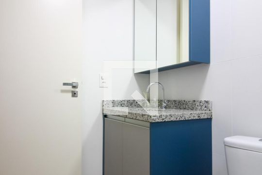 Banheiro de apartamento para alugar com 1 quarto, 24m² em Vila Cordeiro, São Paulo